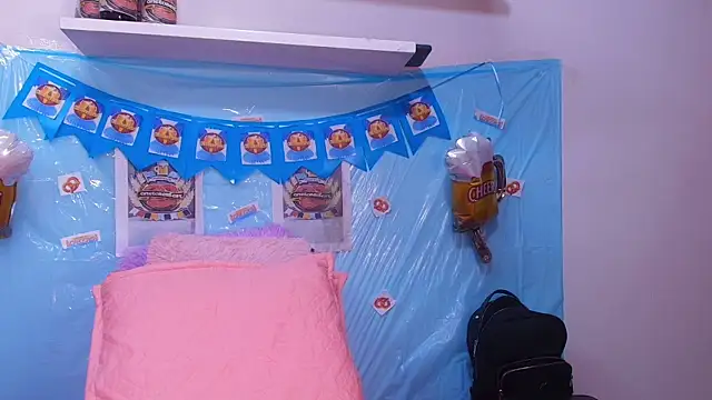 Snapshot of naia_blessed chatting on September 25, 7:23 pm naia blessed online show from September 25, 7:23 pm