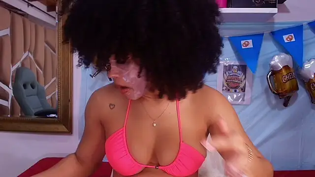 Snapshot of naia_blessed chatting on October 1, 7:41 pm naia blessed online show from October 1, 7:41 pm