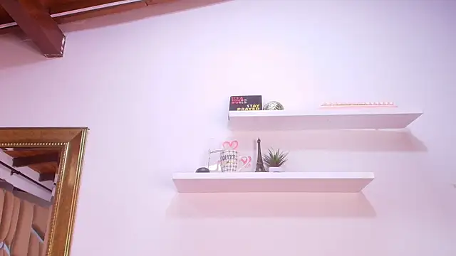 Snapshot of naia_blessed chatting on September 17, 7:23 pm naia blessed online show from September 17, 7:23 pm