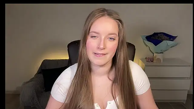 EvaMaddison online show from March 15, 5:37 pm