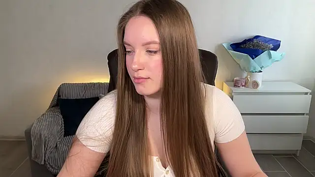 EvaMaddison online show from March 29, 6:56 am