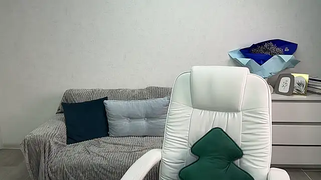 EvaMaddison online show from November 10, 8:04 pm