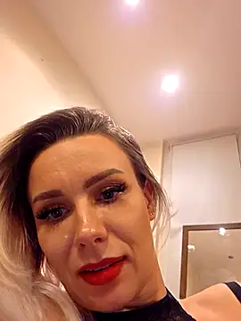 AureliaDoux online show from April 16, 9:39 pm