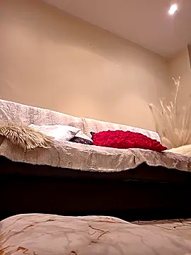 AureliaDoux online show from November 15, 4:30 pm