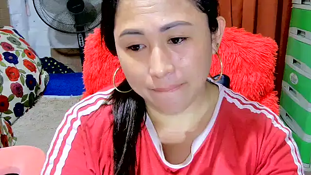 Snapshot of Ugly_Filipina chatting on September 28, 9:36 am Ugly Filipina online show from September 28, 9:36 am