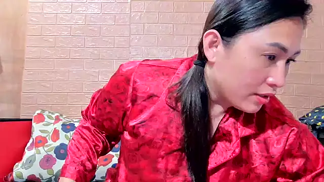 Snapshot of Ugly_Filipina chatting on October 5, 10:42 am Ugly Filipina online show from October 5, 10:42 am