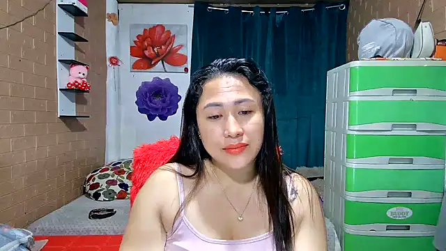 Ugly Filipina online show from February 22, 1:12 pm