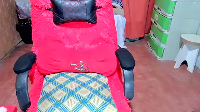 Snapshot of Ugly_Filipina chatting on October 29, 10:45 pm Ugly Filipina online show from October 29, 10:45 pm