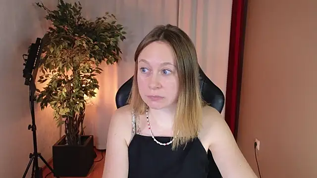 Snapshot of BrookeEvans chatting on October 15, 8:55 pm BrookeEvans online show from October 15, 8:55 pm