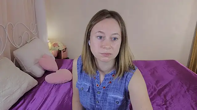 BrookeEvans online show from September 12, 8:49 pm