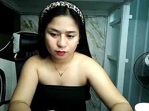 Mia 2022 online show from November 5, 4:45 pm