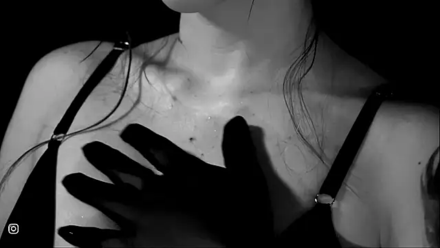 honeey  online show from October 16, 11:18 pm