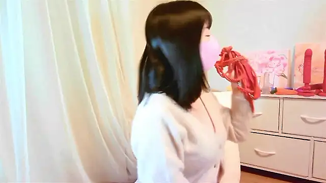 MOMO ROSE online show from September 23, 8:29 pm