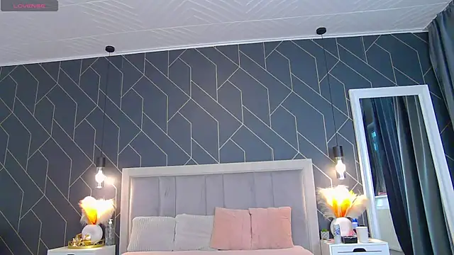 EmyLaveau online show from October 22, 5:56 am