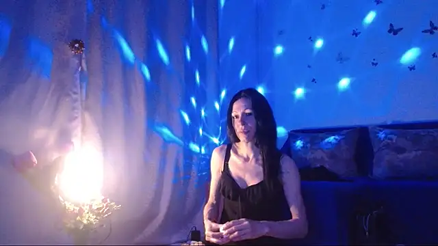 ElysaSun online show from March 2, 6:47 pm