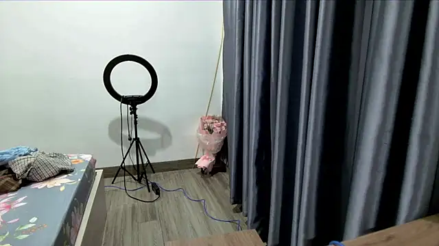 Riz girl online show from July 3, 2:01 pm