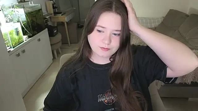 remirann  online show from April 4, 3:33 pm