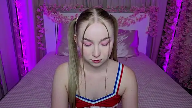 LilyStarlight online show from June 16, 4:02 am