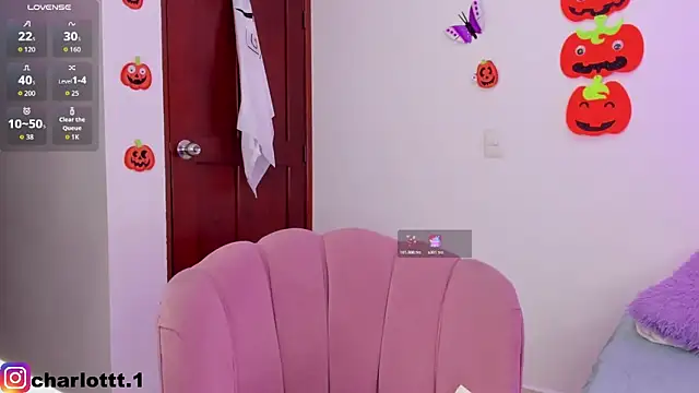 Snapshot of charlotte_250 chatting on October 21, 3:21 am charlotte 250 online show from October 21, 3:21 am