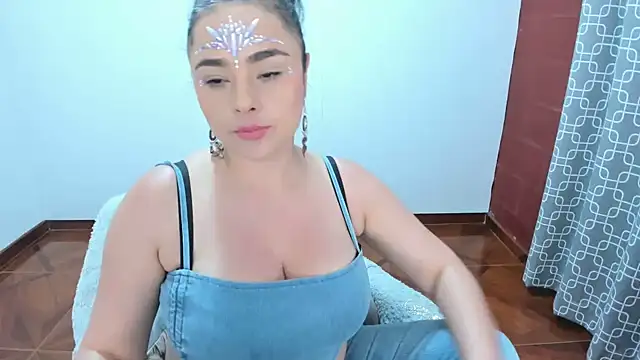 lusciousxxx online show from April 1, 8:06 pm