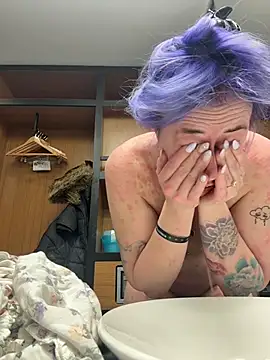 ursluttygf online show from April 11, 4:32 pm