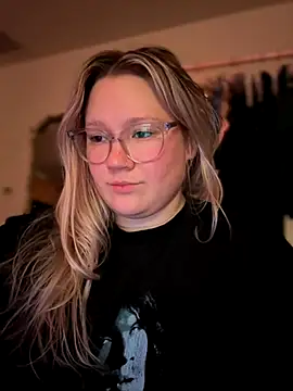 PiggyRose online show from October 1, 12:26 am