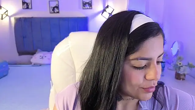 Snapshot of Catalinaa_martinez chatting on October 11, 3:33 am Catalinaa martinez online show from October 11, 3:33 am