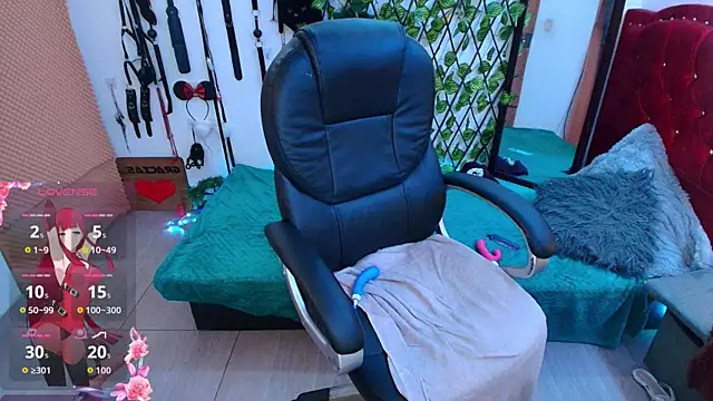 elektra 32 online show from October 20, 1:03 pm