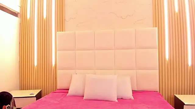 sofia castrillon online show from October 14, 8:22 pm