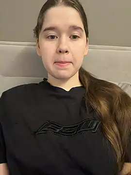 HornyGirlH online show from February 5, 4:37 am