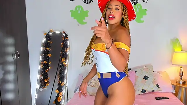 Snapshot of SarahCinnamon- chatting on October 29, 7:38 pm SarahCinnamon- online show from October 29, 7:38 pm