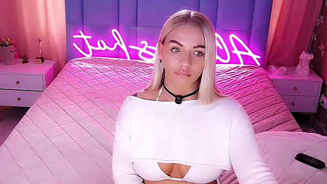 AllwaysHotJ online show from April 7, 5:31 am