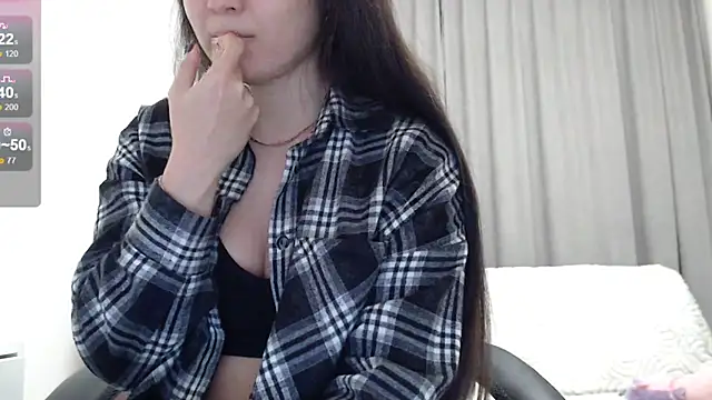 Snapshot of Lili_asian chatting on October 31, 7:18 pm Lili asian online show from October 31, 7:18 pm