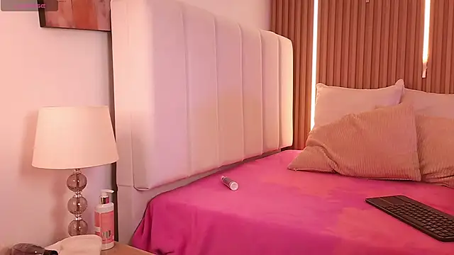 KimSensual  online show from March 29, 1:21 pm