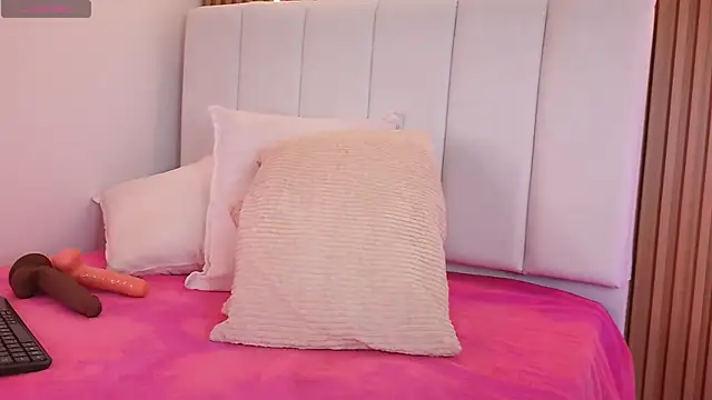 KimSensual  online show from April 3, 1:42 pm