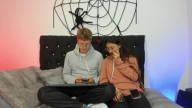 A sexy couple   online show from October 8, 7:40 pm