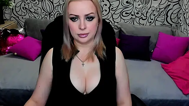 Snapshot of Hotdreamhere chatting on October 4, 9:15 am Hotdreamhere online show from October 4, 9:15 am