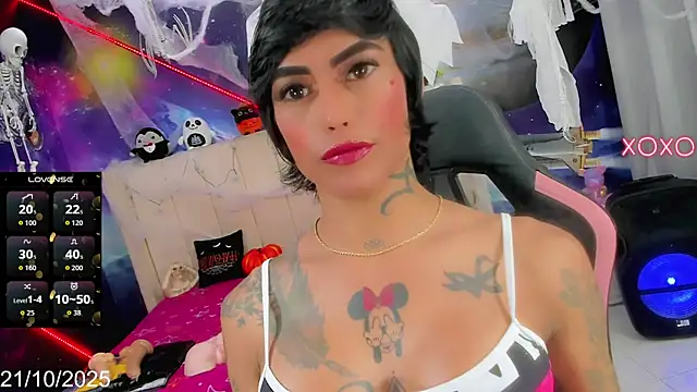 Snapshot of Nella_Dolls chatting on October 21, 12:42 pm Nella Dolls online show from October 21, 12:42 pm