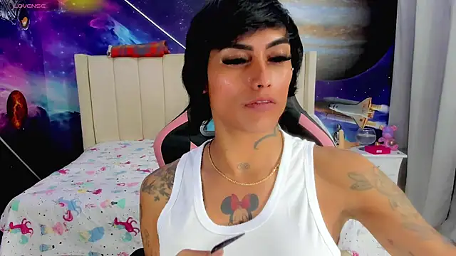 Snapshot of Nella_Dolls chatting on September 18, 12:09 am Nella Dolls online show from September 18, 12:09 am