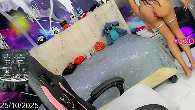 Snapshot of Nella_Dolls chatting on October 25, 9:28 am Nella Dolls online show from October 25, 9:28 am