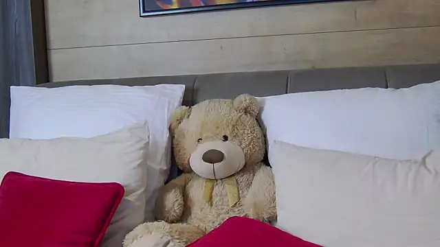 NadiaKeyss online show from May 27, 9:12 pm