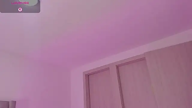 MaddyyLennon online show from June 13, 4:32 am