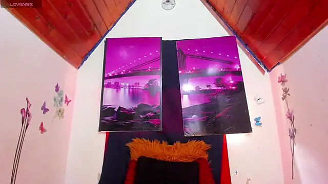 Snapshot of Hannaa32 chatting on September 8, 6:51 pm Hannaa32 online show from September 8, 6:51 pm