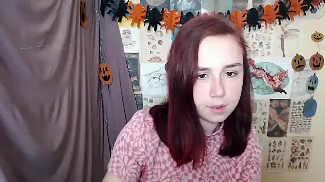 Snapshot of VeryVeryVeryShy_ chatting on October 9, 5:44 am VeryVeryVeryShy online show from October 9, 5:44 am