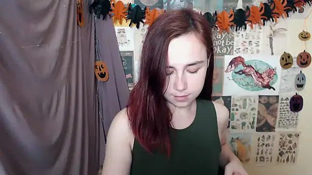 Snapshot of VeryVeryVeryShy_ chatting on October 13, 5:32 am VeryVeryVeryShy online show from October 13, 5:32 am