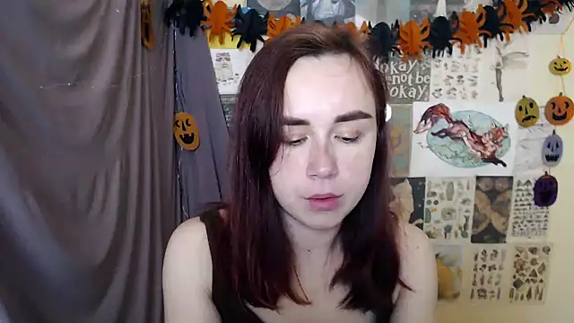 Snapshot of VeryVeryVeryShy_ chatting on October 14, 5:43 am VeryVeryVeryShy online show from October 14, 5:43 am