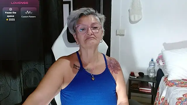 bety-cum2 online show from April 12, 9:28 pm