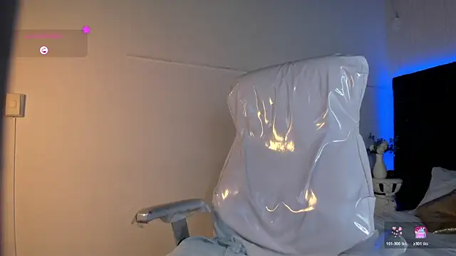 Snapshot of lauren_fit chatting on October 18, 9:16 pm lauren fit online show from October 18, 9:16 pm