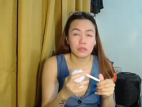 crizzybel online show from December 1, 5:04 pm