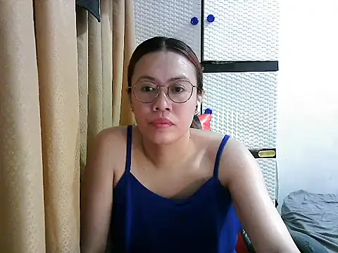 crizzybel online show from October 8, 8:46 pm